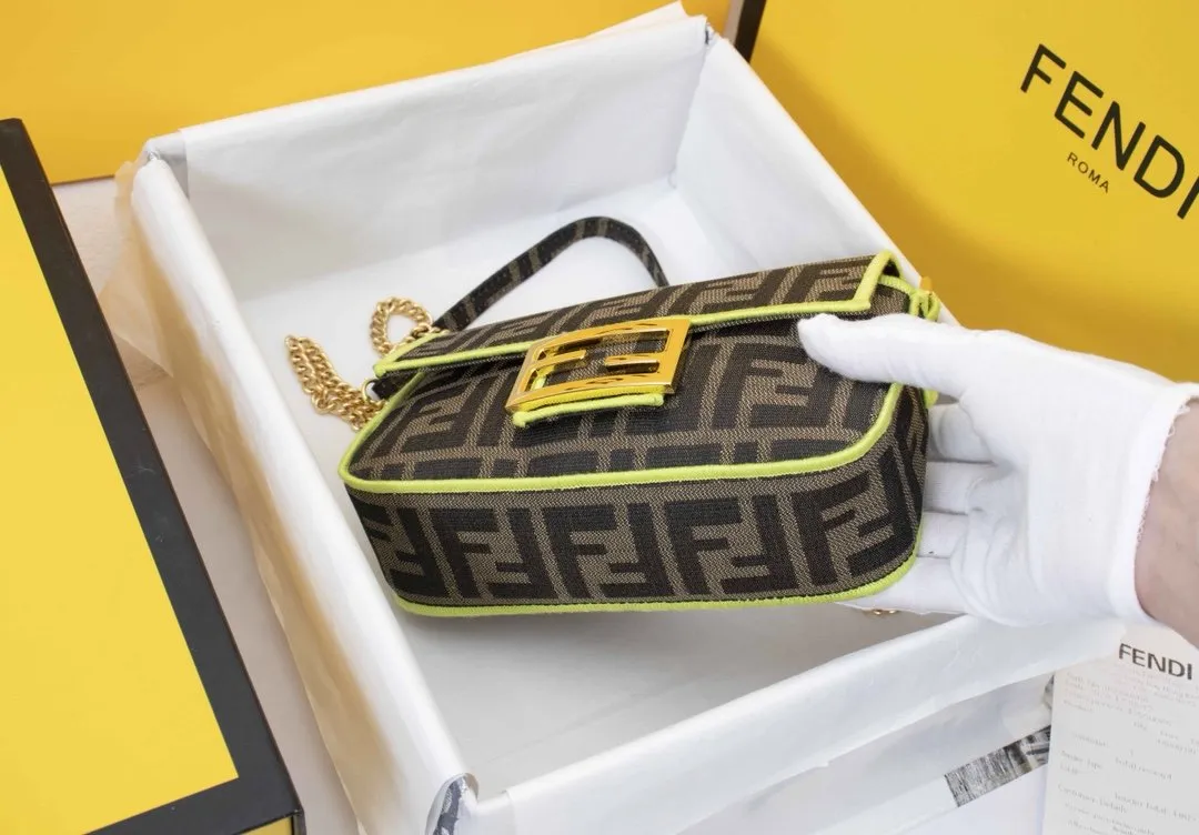 EN   Designer bags by Fendi 162