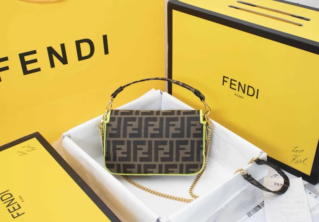 EN   Designer bags by Fendi 162