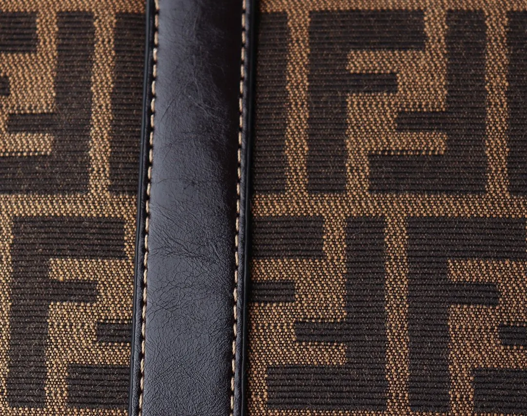 EN   Designer bags by Fendi 180