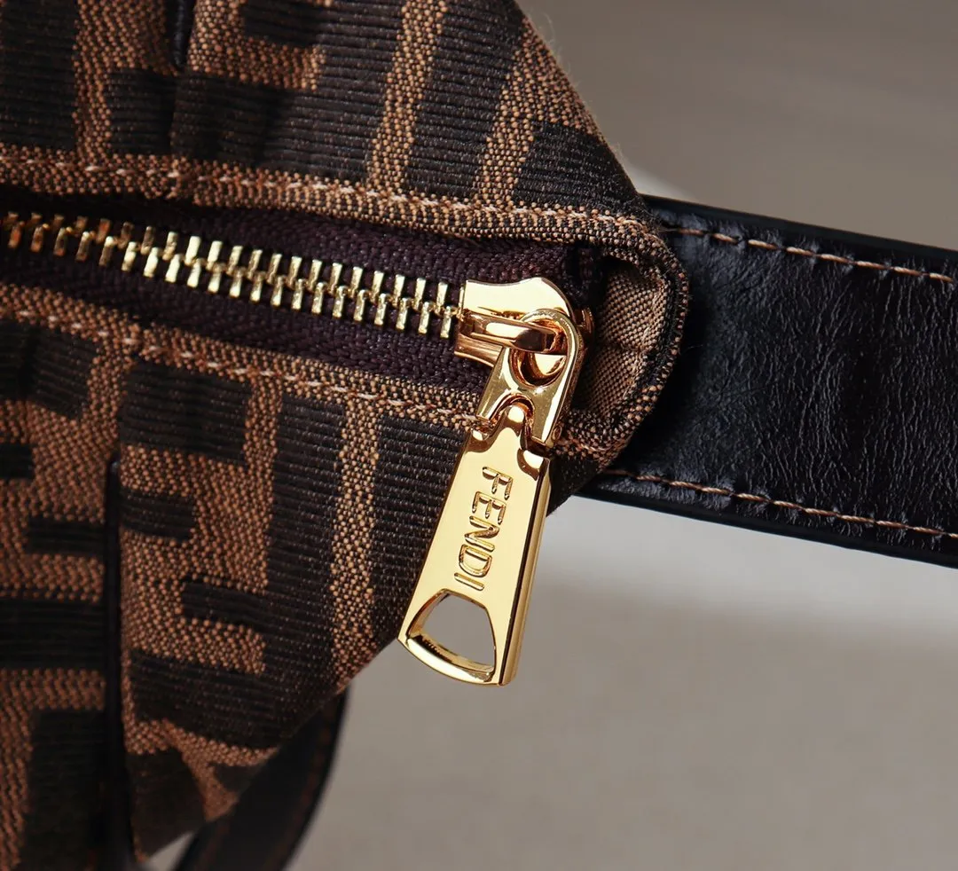 EN   Designer bags by Fendi 180
