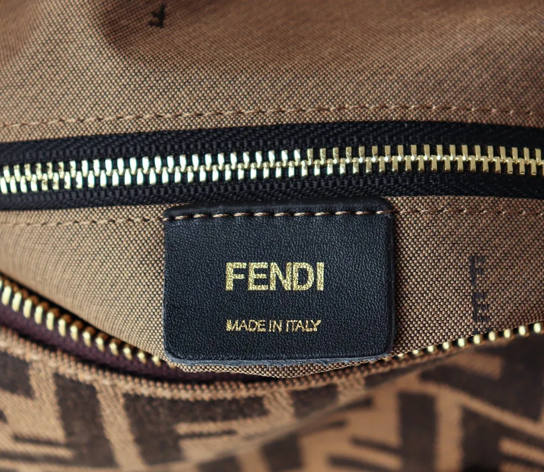EN   Designer bags by Fendi 180
