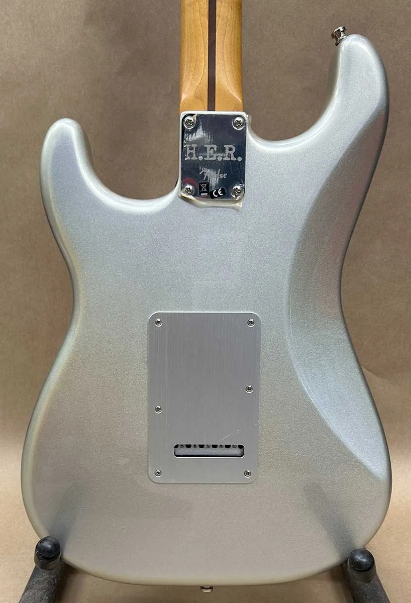 Fender H.E.R. Signature Stratocaster Chrome Glow - 2020
