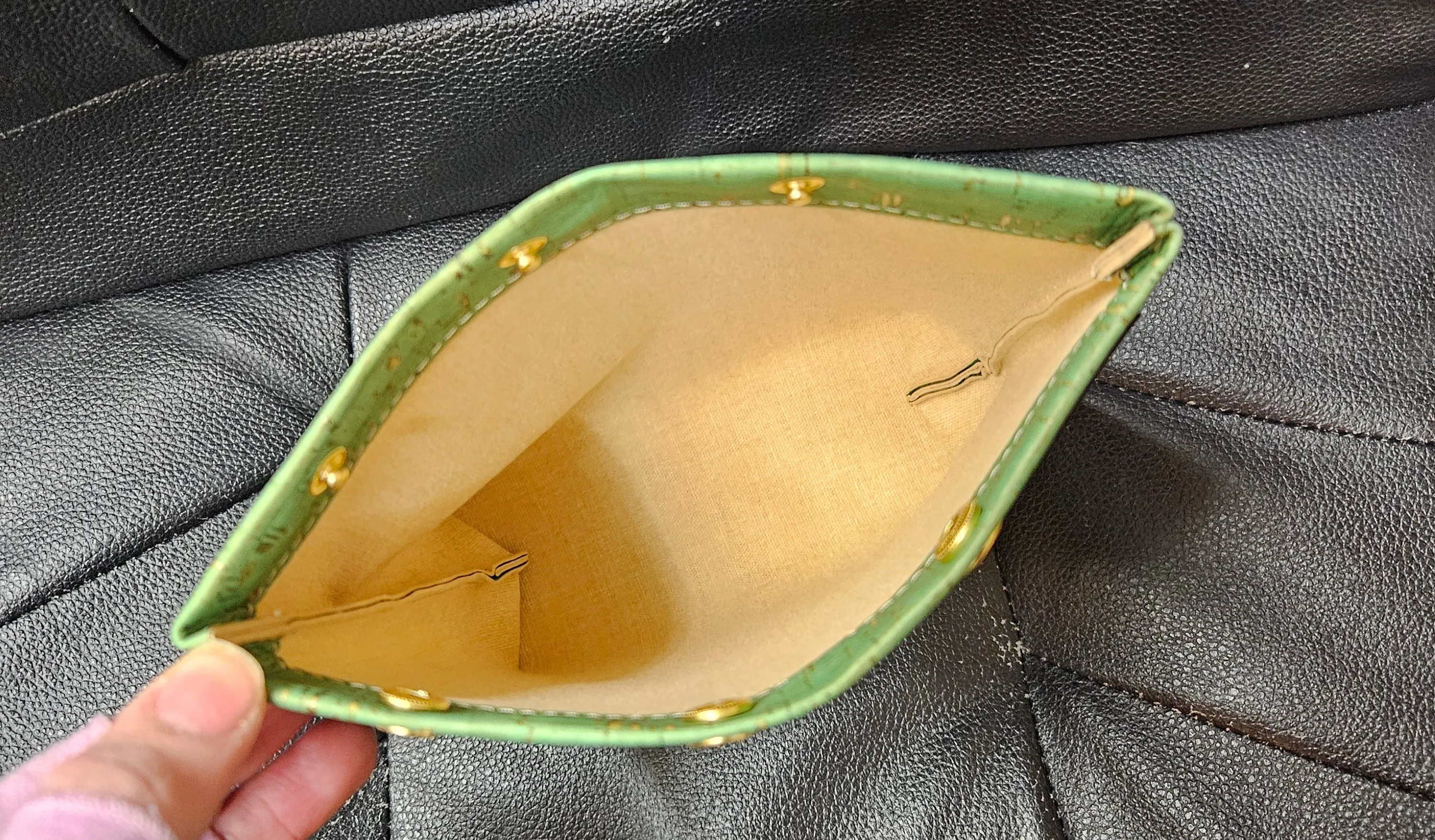 Medium Cork Snap Pouches