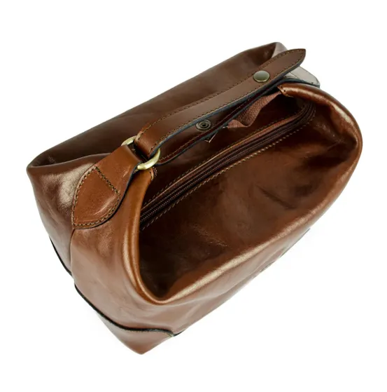 Men's Leather Toiletry Bag - Brown