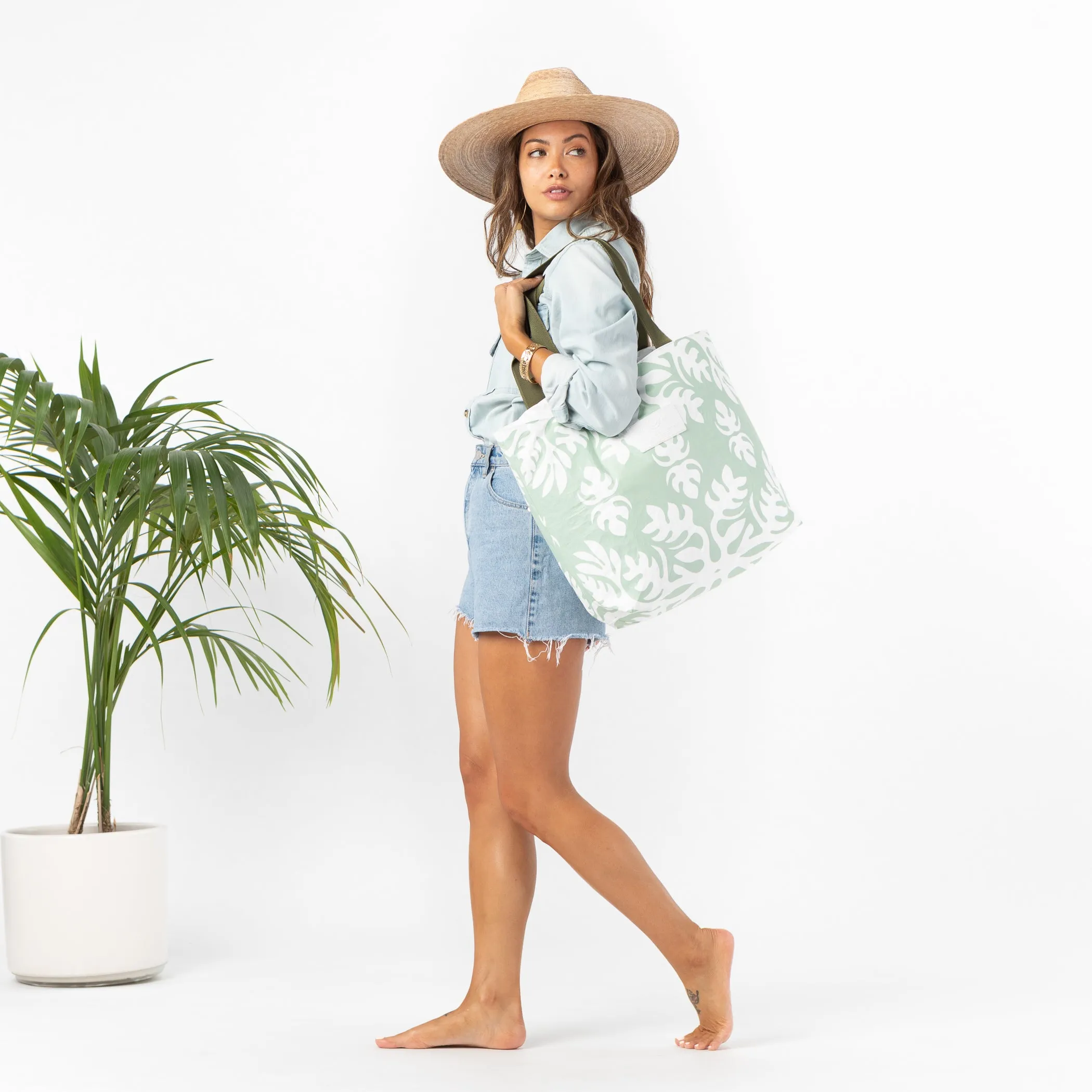 Mu'umu'u Day Tripper / Green Tea