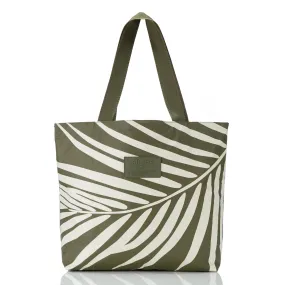Shade Day Tripper / Creme & Olive